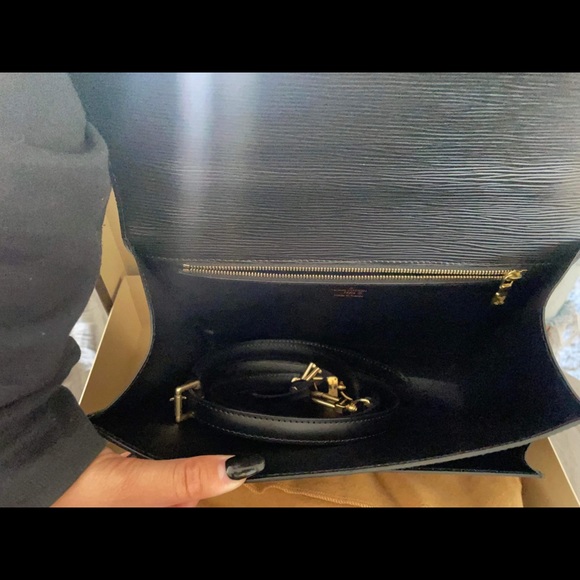 Brand New Never Used
Louis Vuitton Monceau EPI Bag with Leather Strap Brand - Picture 5 of 7